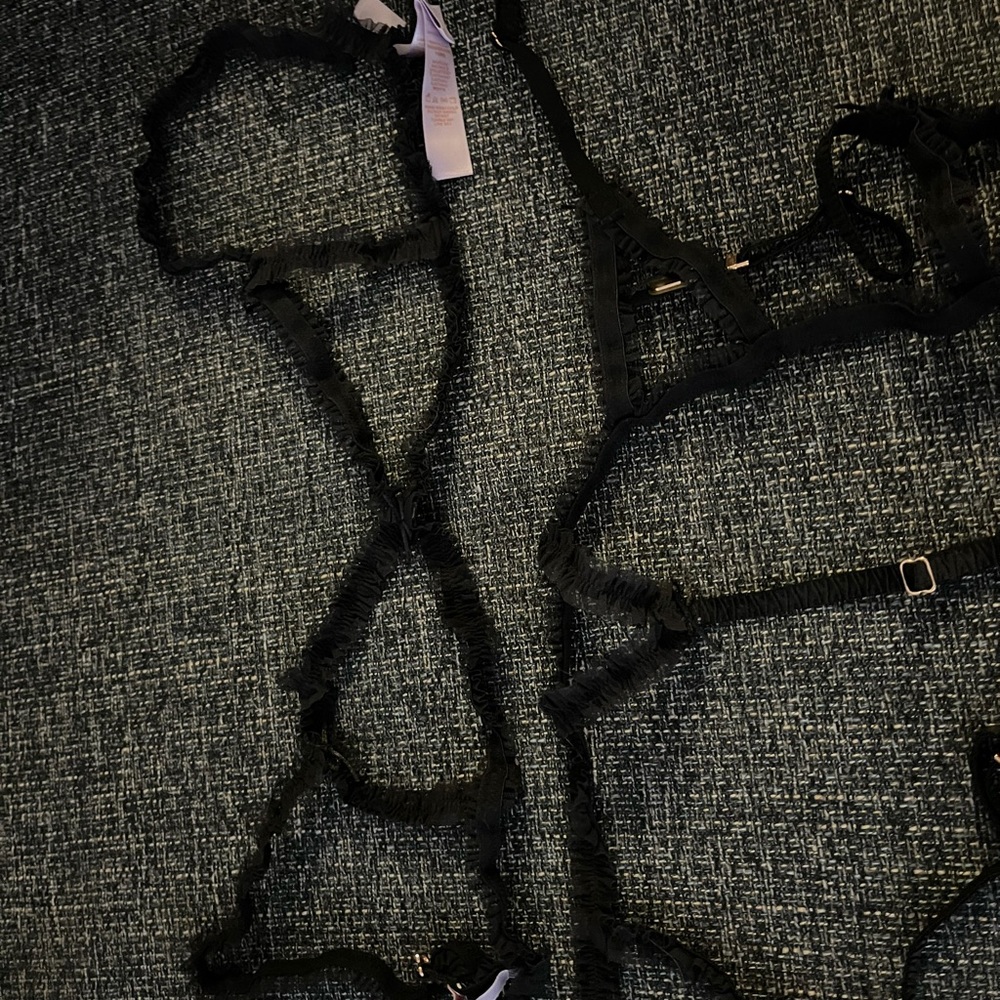 savage fenty bra and garter strap